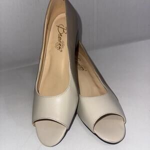 Beacon Fashion & Fit Old Money Classy Leather Peep Toe Pumps Heels Shoes 7SS